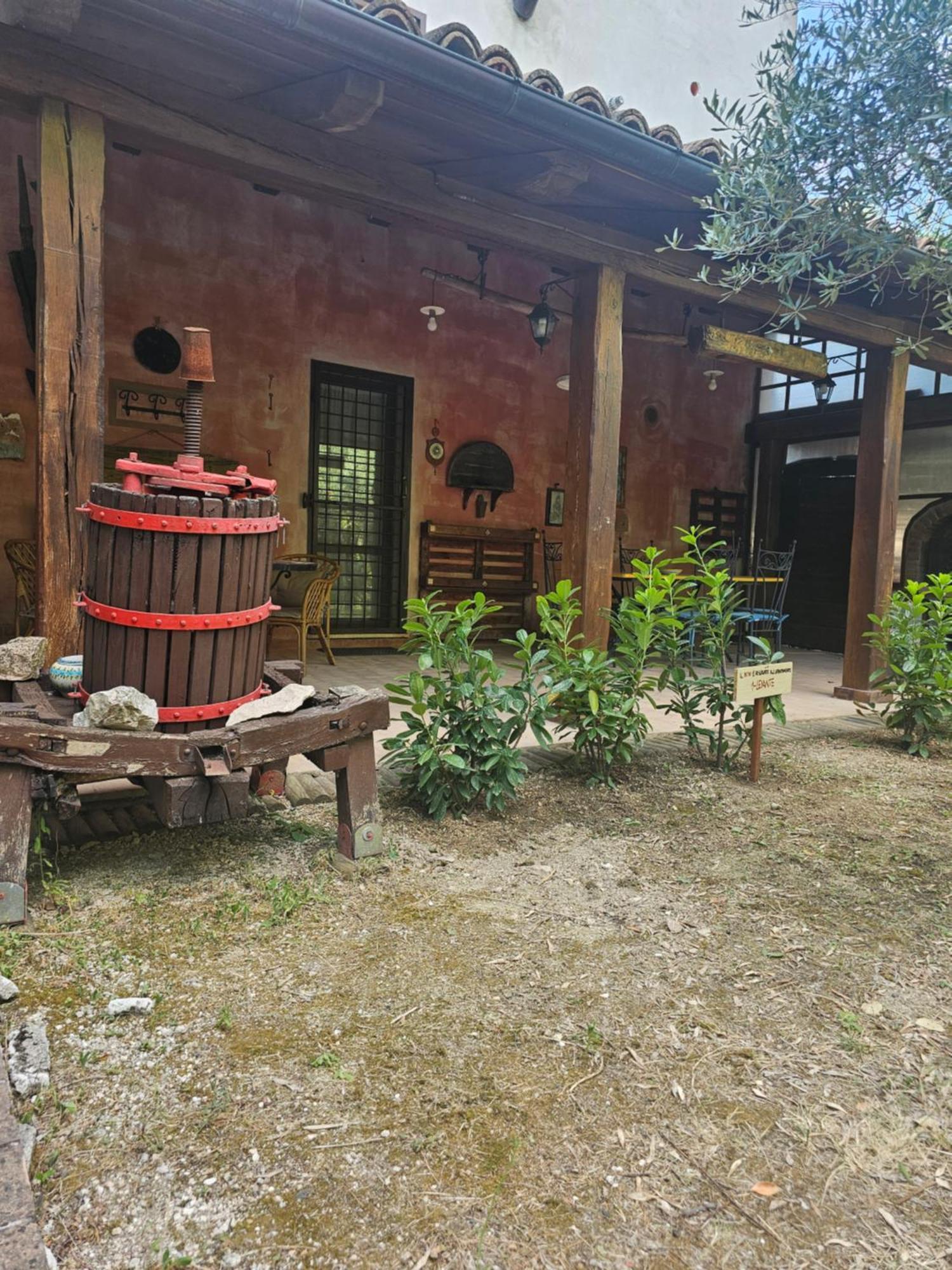 La Rosa Dei Venti - Country House Fossato di Vico Extérieur photo